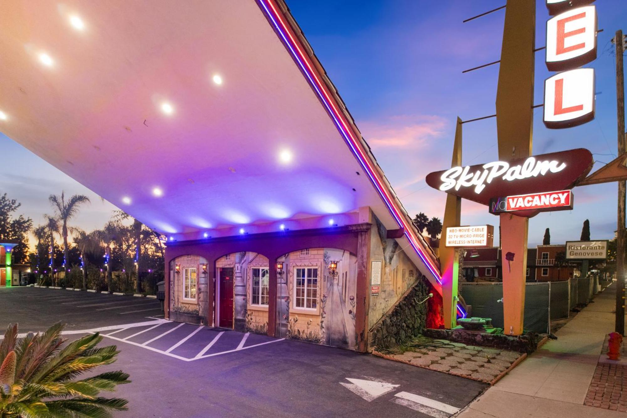 Sky Palm Motel - Orange Exterior photo